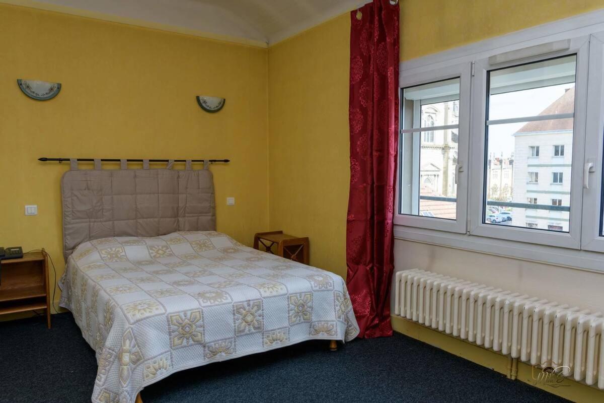 Hotel De La Cloche Vitry-le-François Екстериор снимка